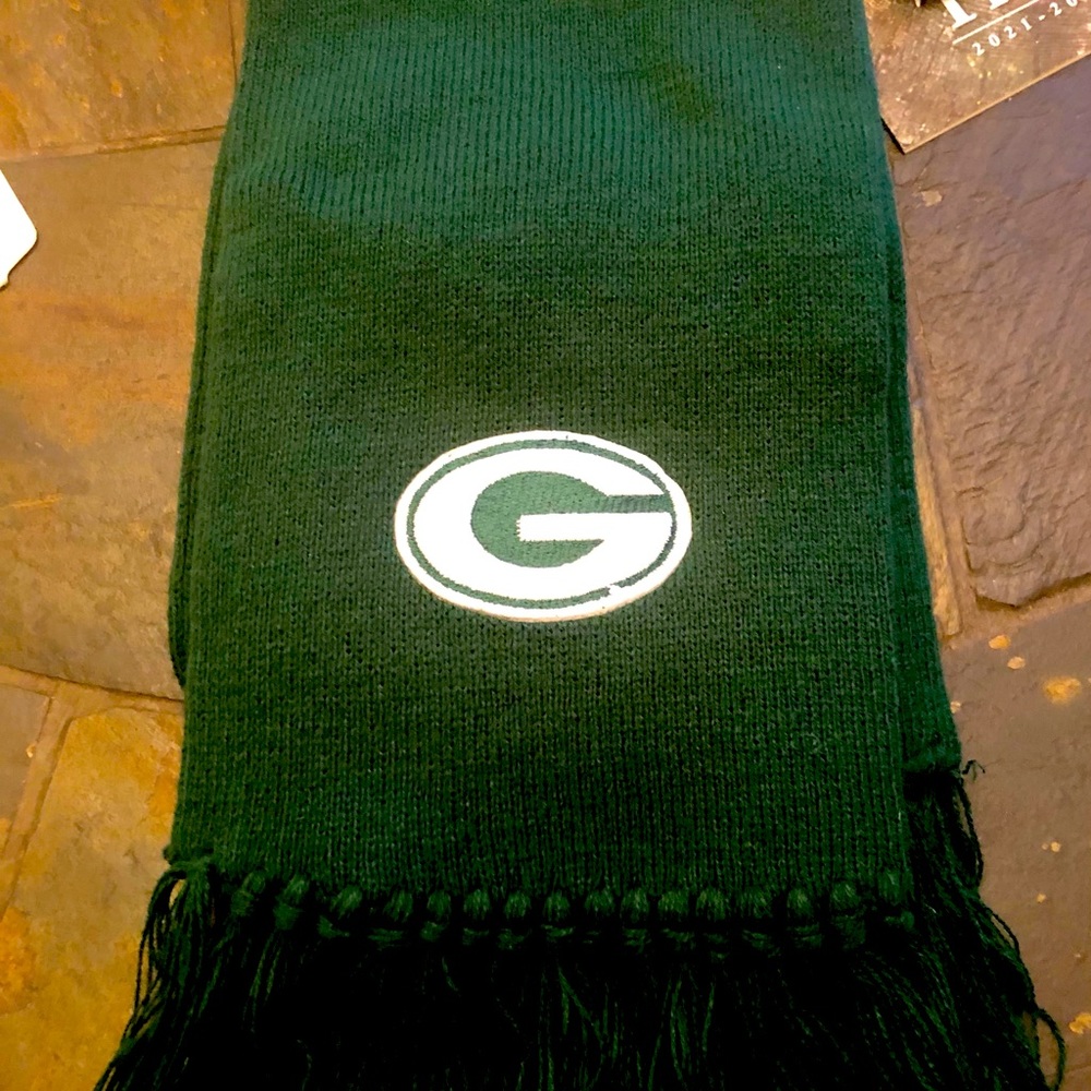 Vintage Green Bay NFL Winter Scarf
